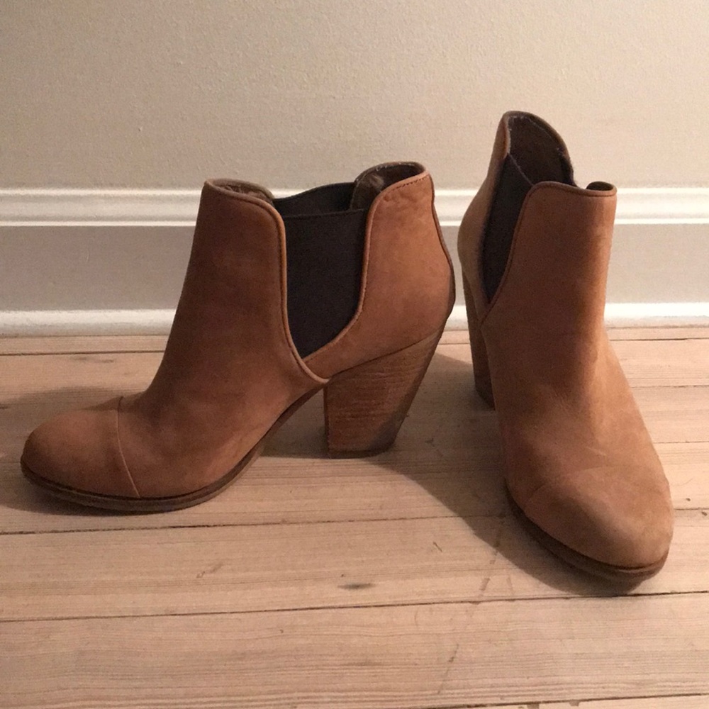 Vince Camuto Booties